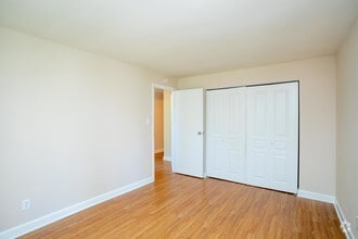 1BR, 1BA - 791 SF - Georgian Court