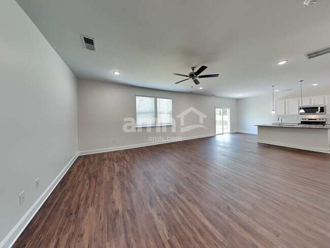 Foto del edificio - 13009 Redwind Dr