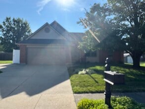 Building Photo - 7131 Greenlake Dr