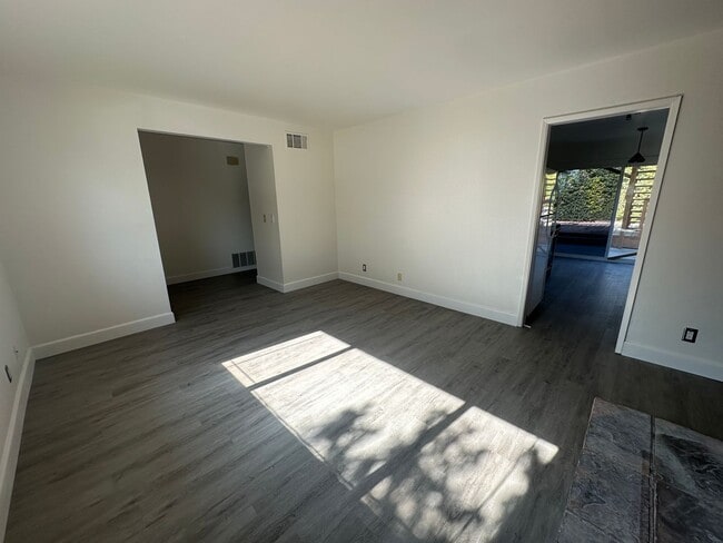 Foto del edificio - 106 Gill Way