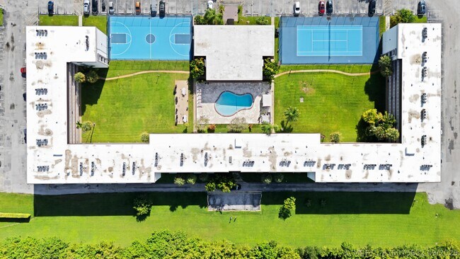 Foto del edificio - 500 NE 2nd St