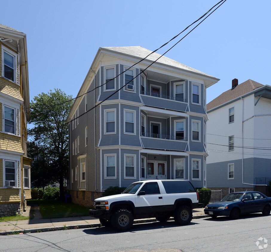 Foto del edificio - 130-132 Tinkham St