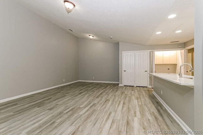 Building Photo - 7404 Geminata Oak Ct