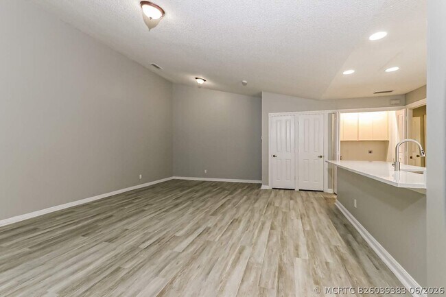 Foto del edificio - 7404 Geminata Oak Ct