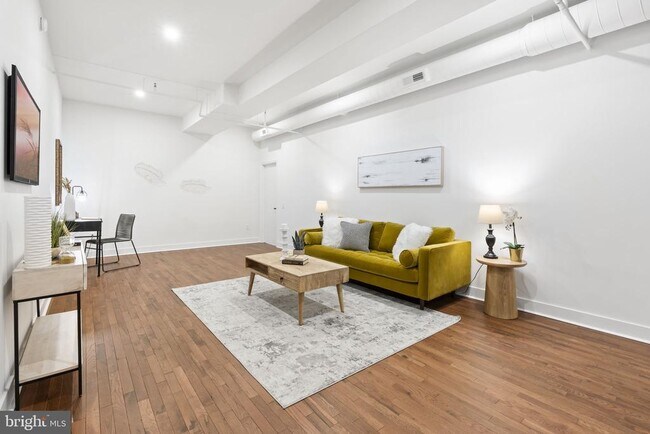 Foto del edificio - 240 Hermitage St