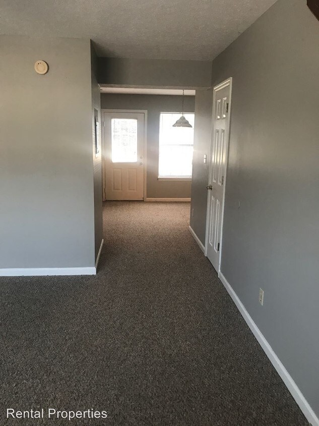 Foto principal - 2050 Clover Ct