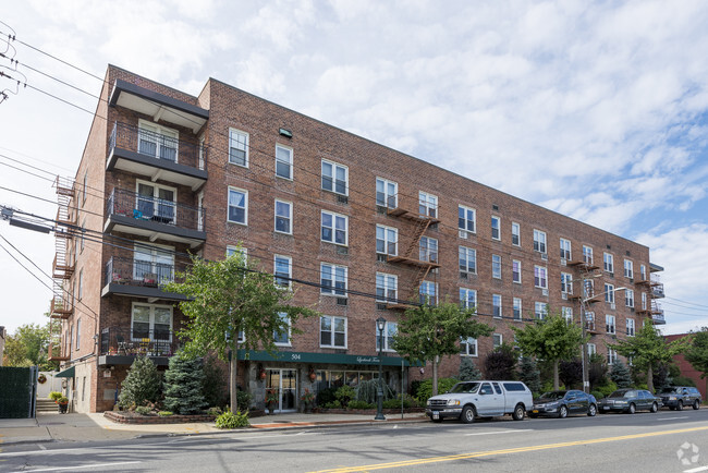 504 Merrick Rd Lynbrook, NY 11563 Rentals - Lynbrook, NY | Apartments.com