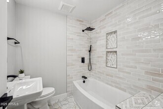 Building Photo - 13216 N 48th Pl