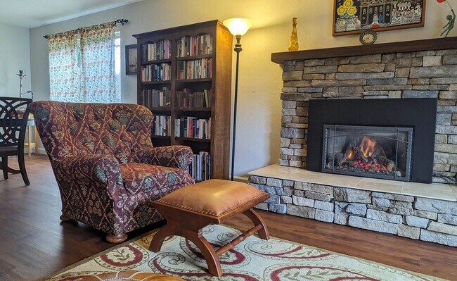 Foto del edificio - Quiet Peaceful Furnished 3/1.5 Condo, some...