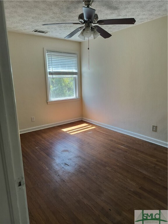 Foto del edificio - 3123 Robertson Ave