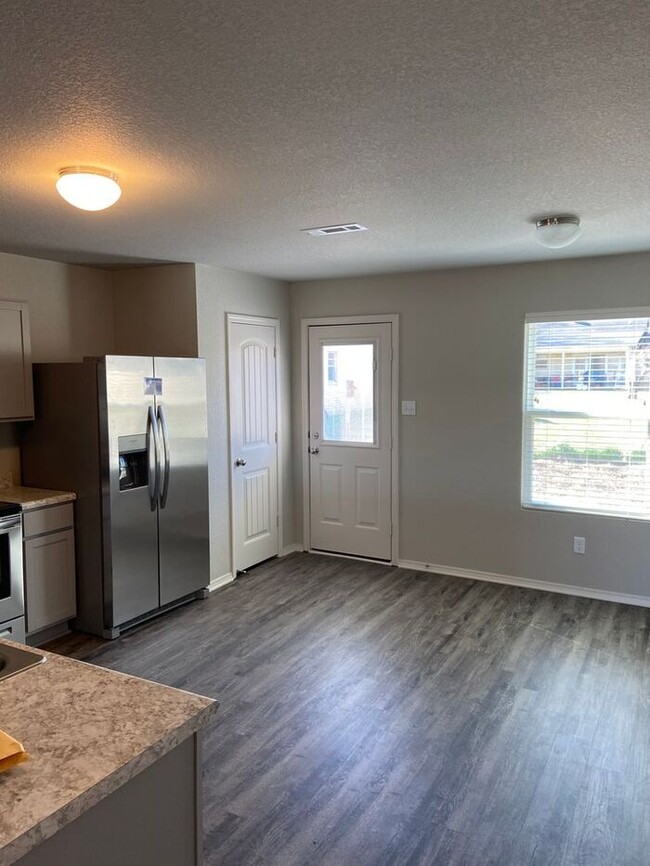 Building Photo - *Pre-leasing* Four Bedroom | Two Bath Home...