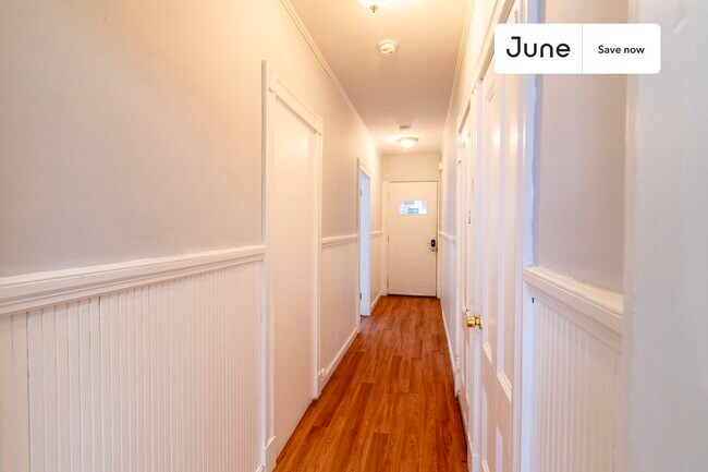 Building Photo - 6 7th St