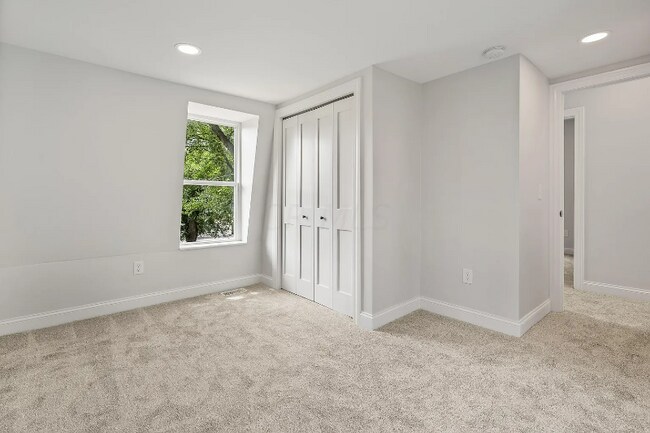 Foto del edificio - 473 E Sycamore St