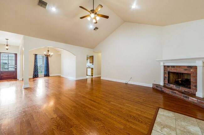 Foto del edificio - 3 BDRM HOUSE OFF ALBERTSON PKWY
