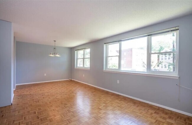 Foto del edificio - 887 Farmington Ave