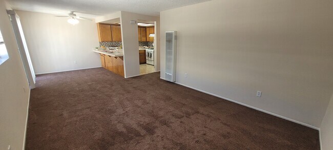 Viviendo - 1571 W 207th St