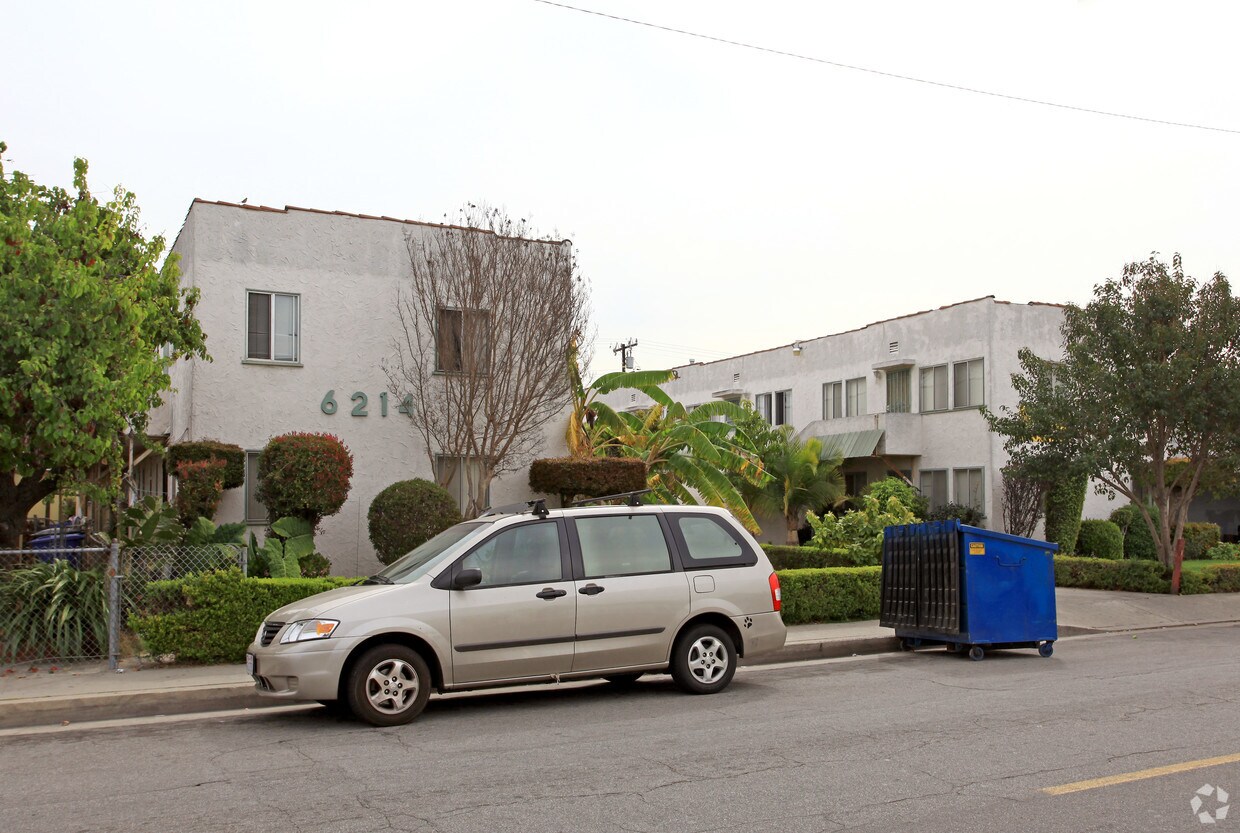 Foto del edificio - 6214-6216 Heliotrope Ave