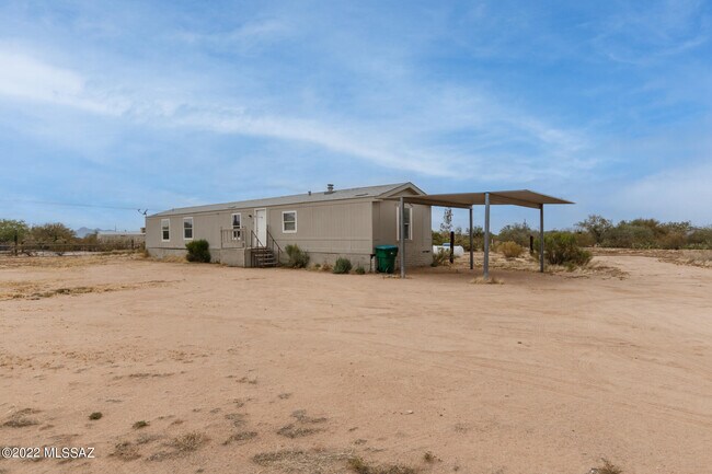 Foto del edificio - 7697 N Steele Dr