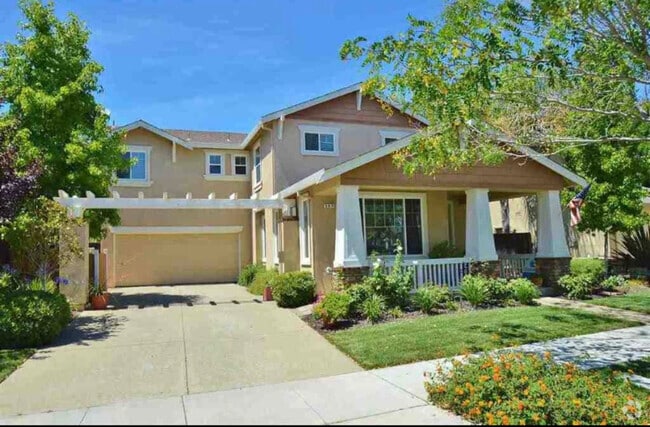 Building Photo - 541 Jacaranda St