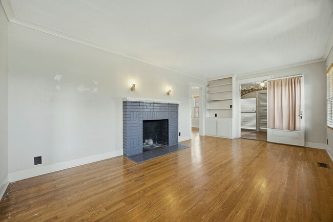 Photo - 79 W Moreno St (Buford, GA) House