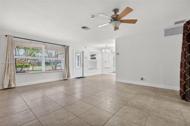Foto del edificio - 5340 NE 17th Terrace