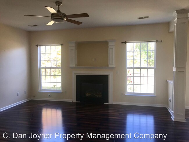 Building Photo - 4 br, 2.5 bath House - 112 Shea Court