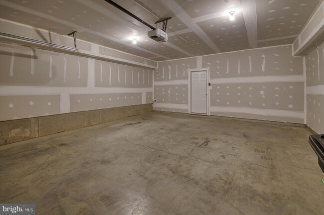 Foto del edificio - 8819 Shady Pines Dr
