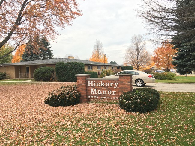 Hickory Manor Apartments Owosso Mi One Story 2 Bedroom 1 Bath Units With Full Bats Hickory Manor
