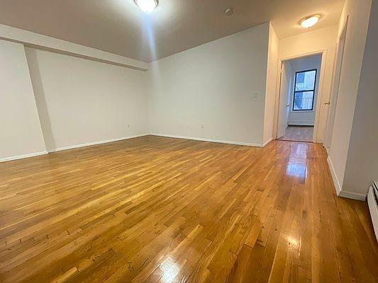 Foto del edificio - 1 bedroom in BRONX NY 10456