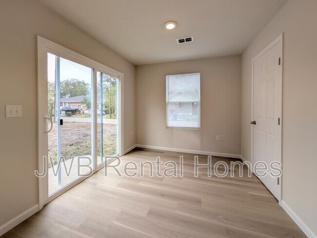 Foto del edificio - 857 W Palm Ave