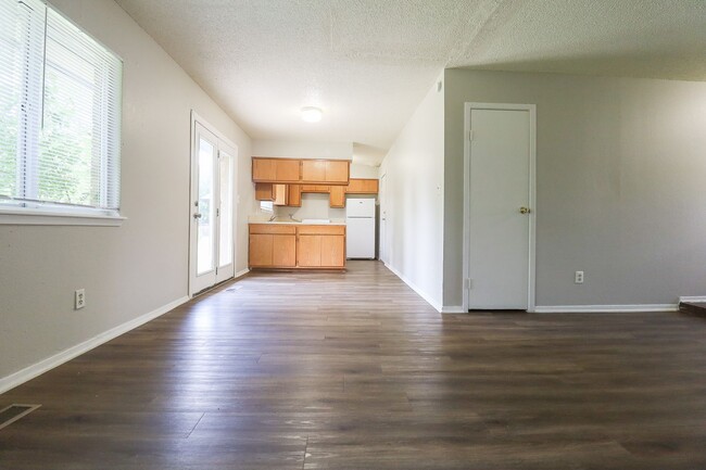 Foto del edificio - 3 Bed / 1 Bath in East Tulsa!