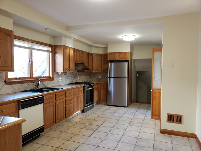 Kitchen - 43 Granville Ave