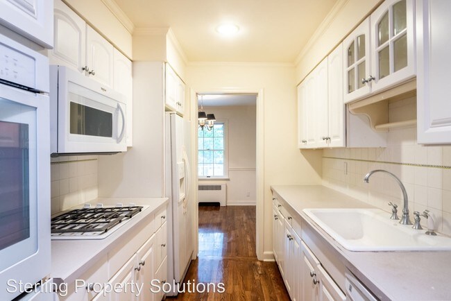 Foto del edificio - 4 br, 3 bath House - 21 Rockridge Rd