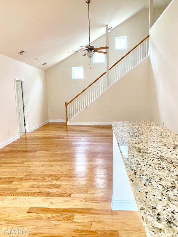 Foto del edificio - 3 br, 2.5 bath House - 2649 Lohr Dr