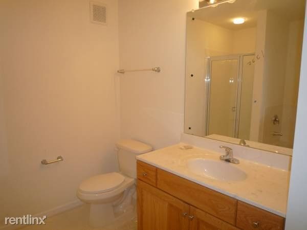 Building Photo - 3 br, 2 bath Condo - 1317 Fernwood Court