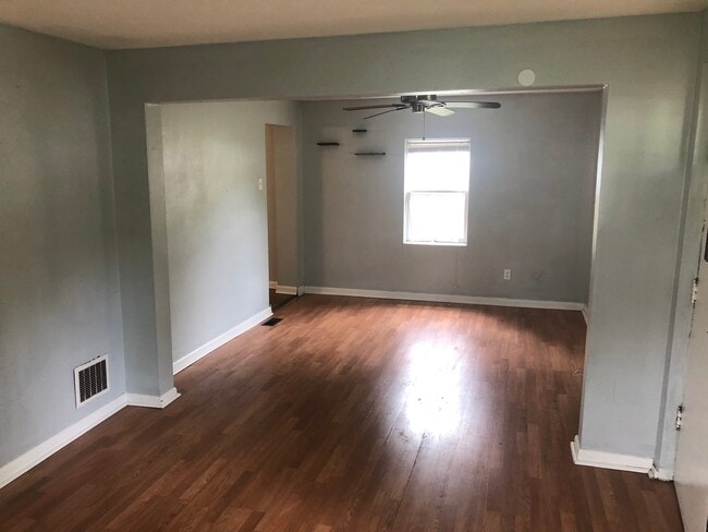 Living Room - 102 Shumate Ave