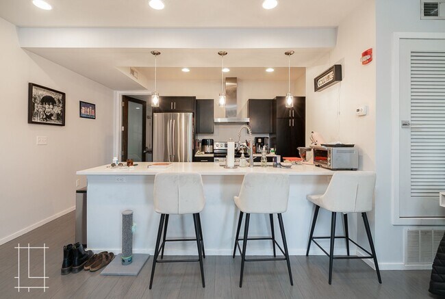 Foto del edificio - 970 N High St