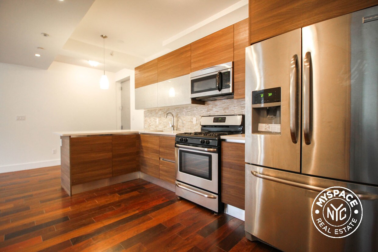 Foto principal - 196 Macon St