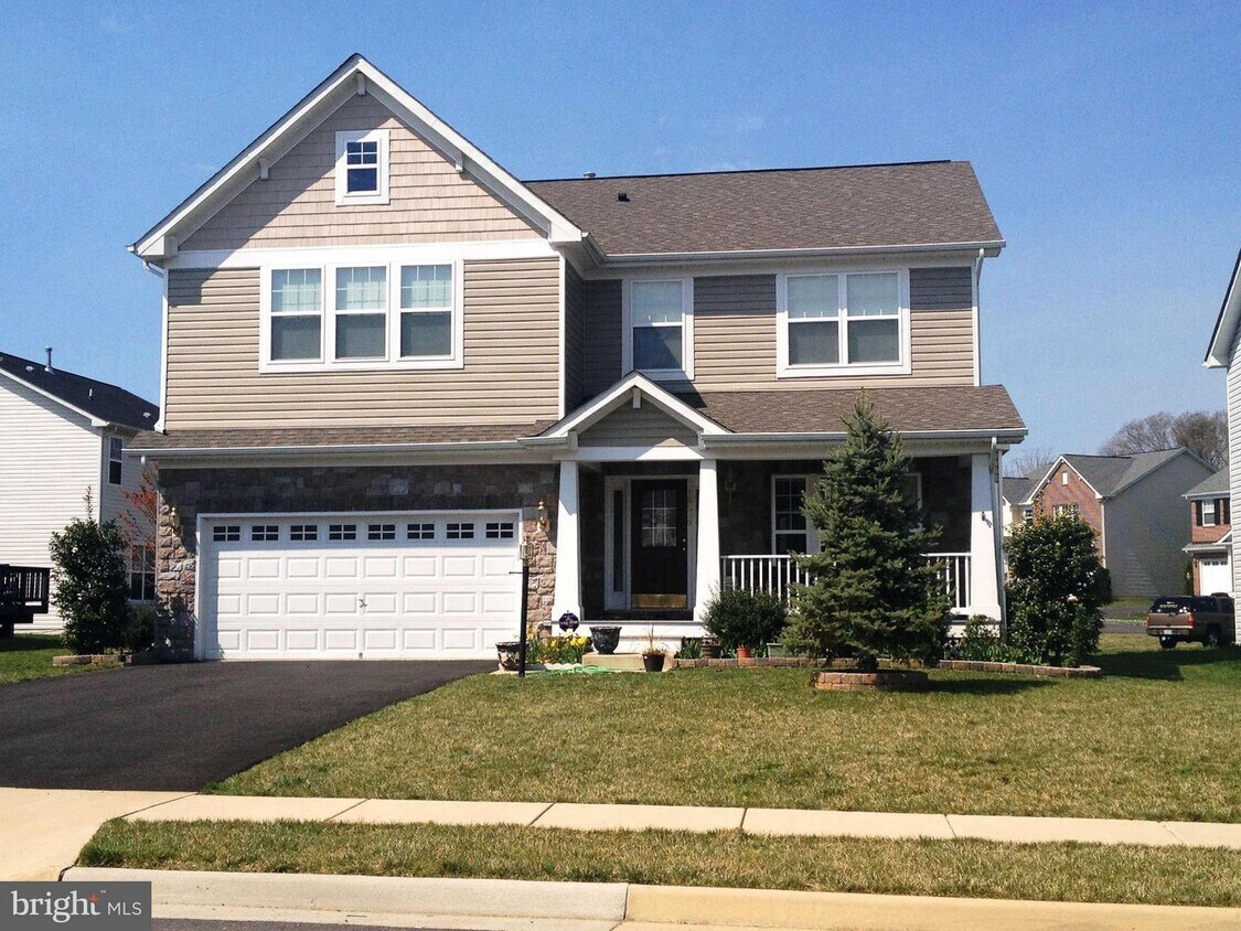 18538 Quantico Gateway Dr, Triangle, VA 22172 House Rental in