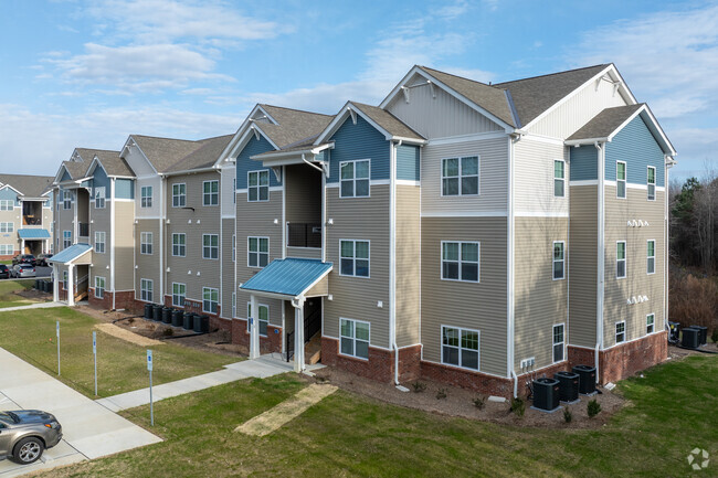 Building Photo - The Retreat at Selma