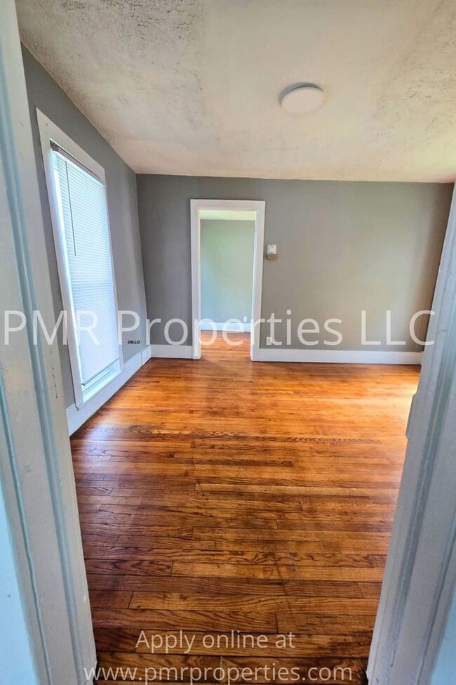 Building Photo - 806 S 7th St