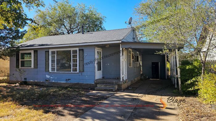 Foto principal - 2 Bed 1 bath Home for rent