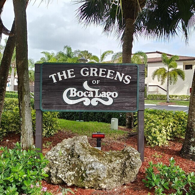 Foto del edificio - 8045 Eastlake Dr