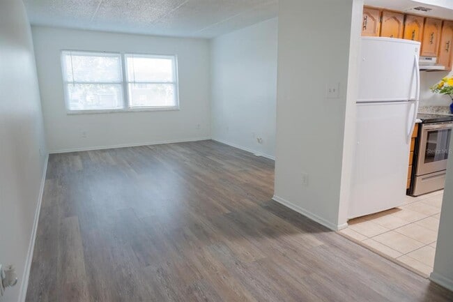 Foto del edificio - 1902 Honour Rd