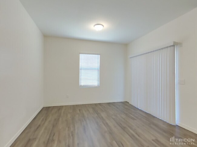Building Photo - 4564 W Saddlebush Way