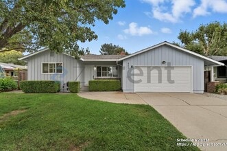 Building Photo - 863 Kolln St
