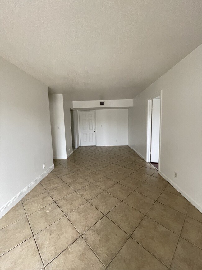 Foto del edificio - 3720 NW 88th Ave