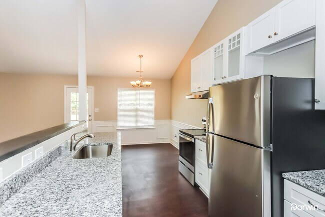 Building Photo - 135 Milroy Ln