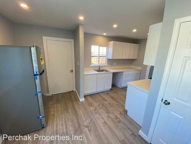Building Photo - 3 br, 2 bath House - 2123 Goff Ave