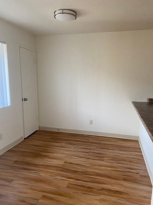 Building Photo - Oakwood Village Apartments